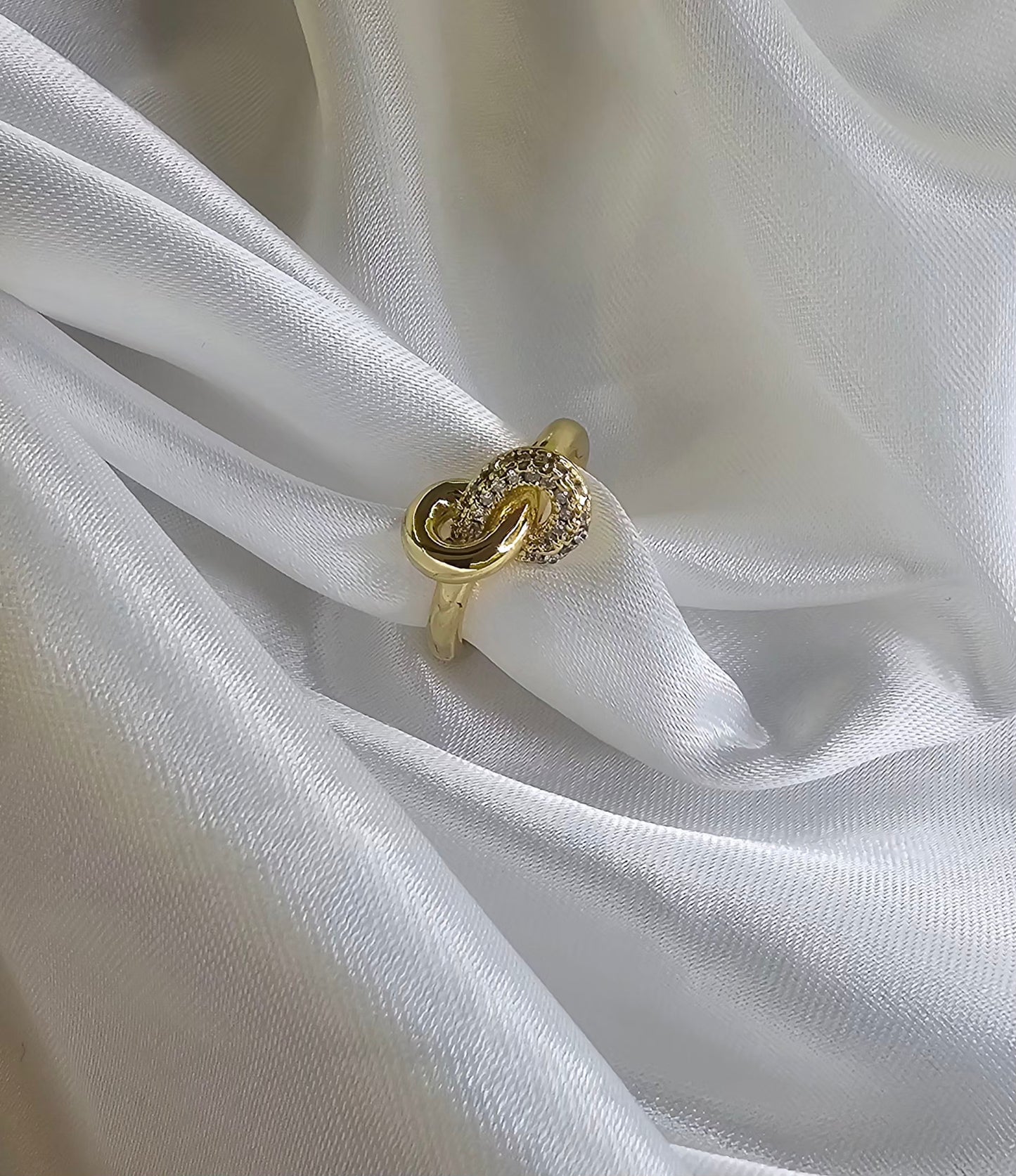 Pave Knot Interlocking Ring