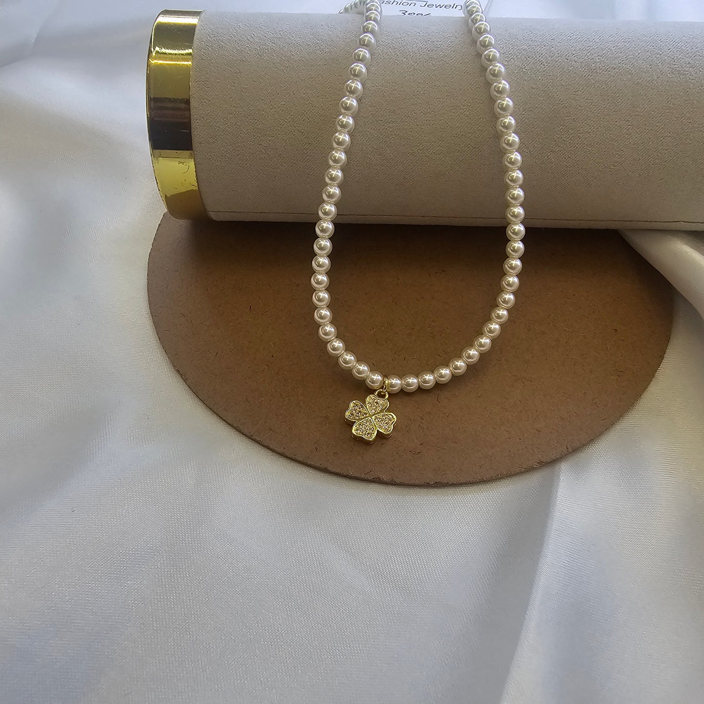 Lucky Clover Pearl Choker