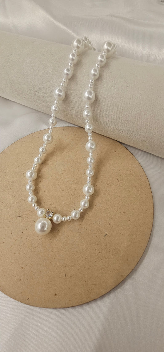 Graduated Pearl Droplet