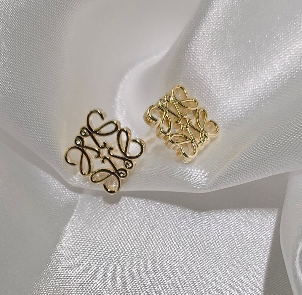 Golden Knot Studs