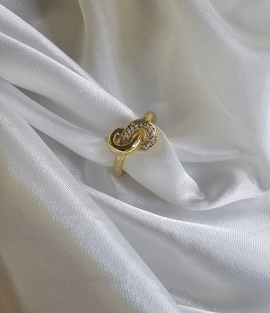 Pave Knot Interlocking Ring