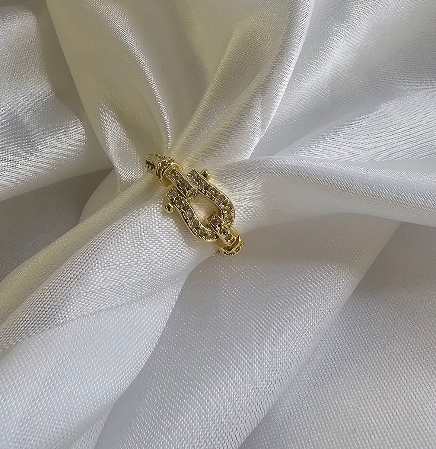 Horseshoe Knot Pave Ring