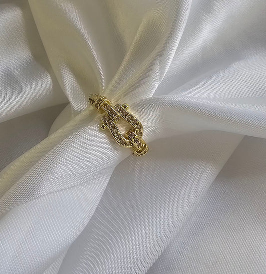 Horseshoe Knot Pave Ring