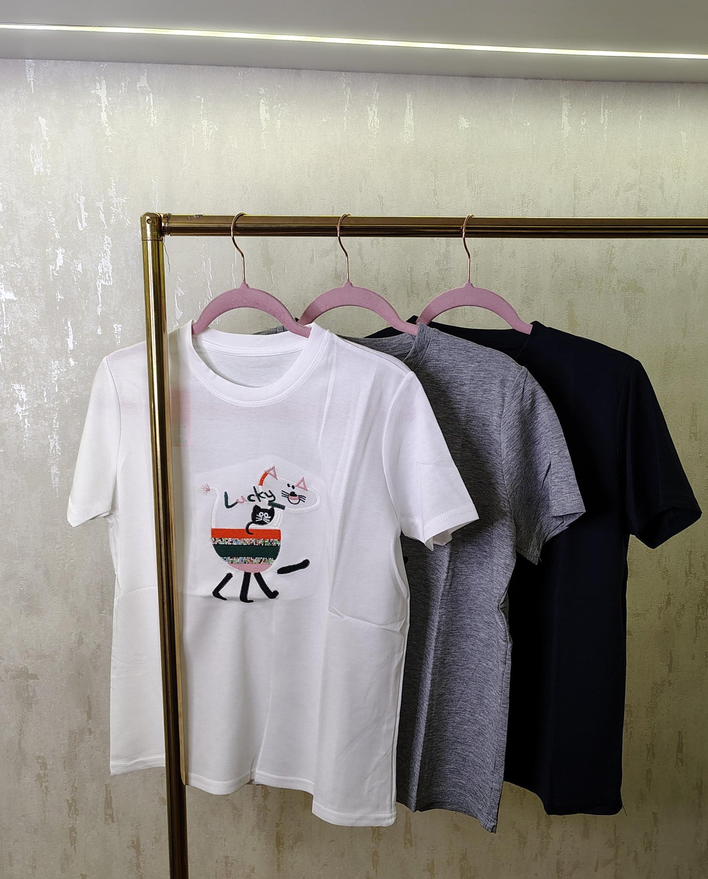 T SHIRT
